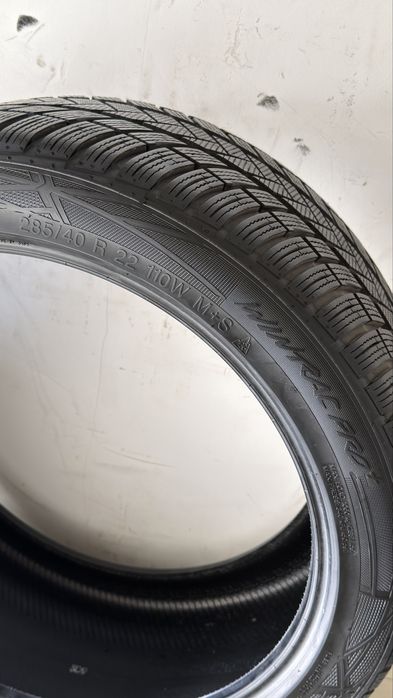 Зимни гуми за GLE 325/35/22  285/40/22 Vredestein