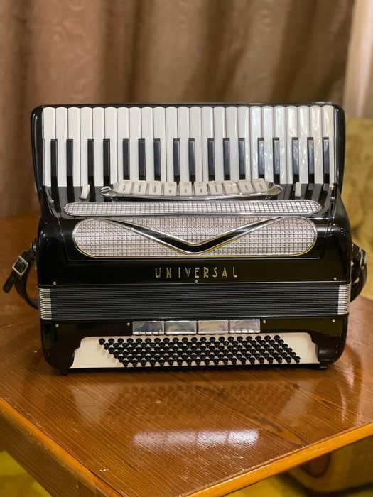 Аккордеон Universal