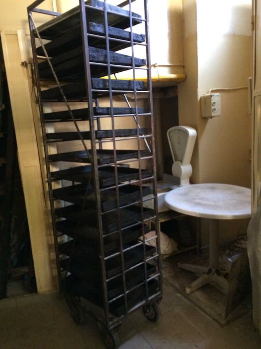 Колички за тави за закуски