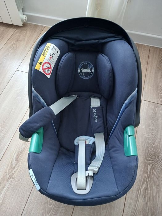 Бебешки стол за кола (кошница) + конзоли за бебешка количка