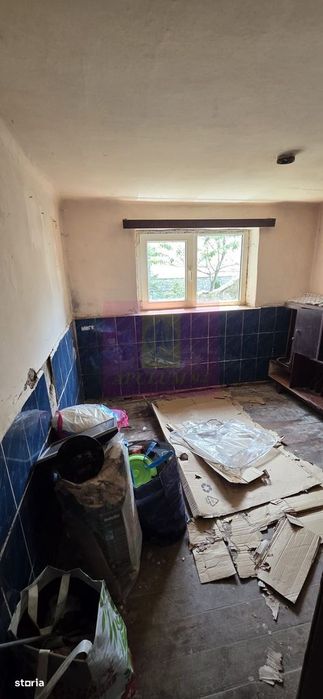 Casa batraneasca cu teren de vanzare in Busteni