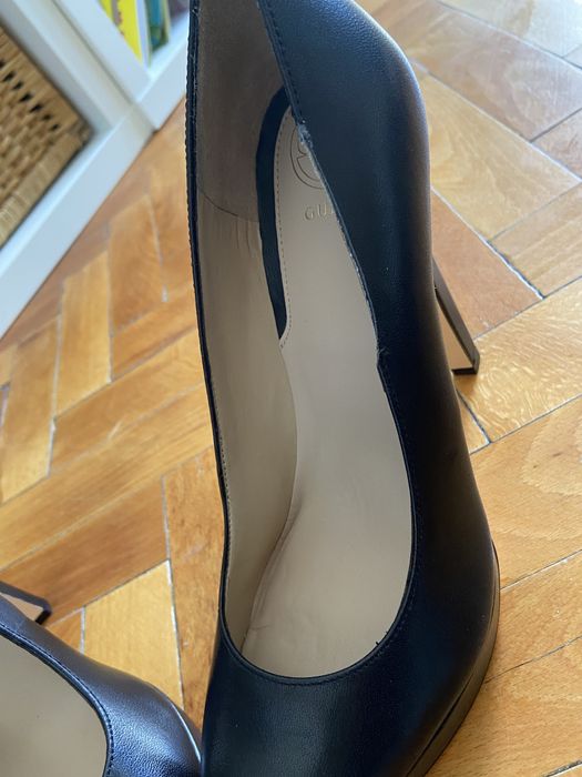 Guess обувки 40н