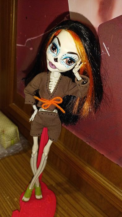 Кукла монстер хай. Скелет