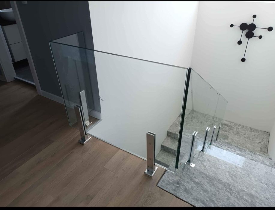 Алуминиев парапет и стъклени системи. Навеси от алуминиеви профили.