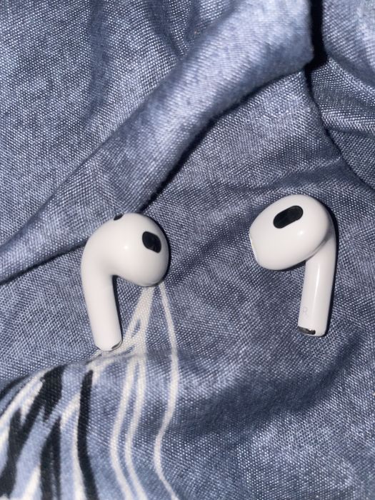Оригинал AirPods 3