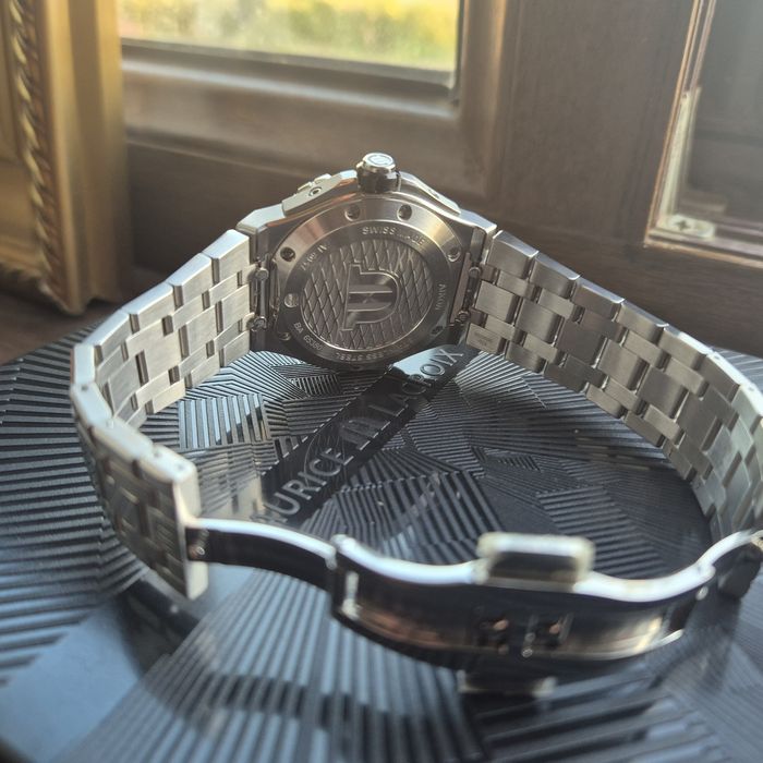 Maurice Lacroix Venturer 38mm