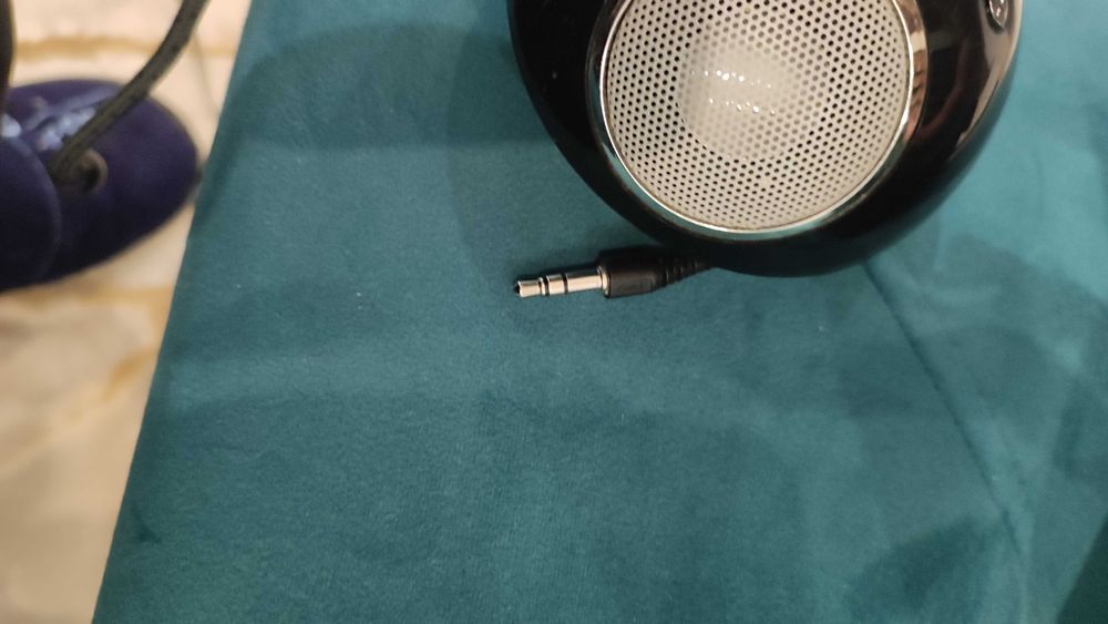 Sistem JBL 2+1 speaker si subwoofer