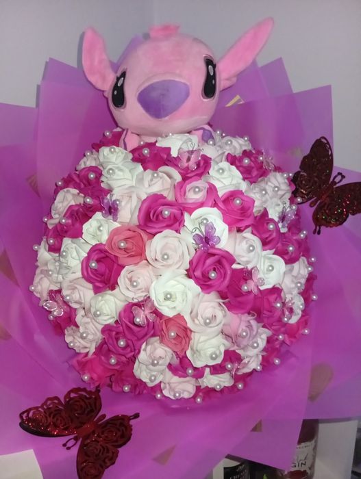 Buchete de flori cu 101 trandafiri