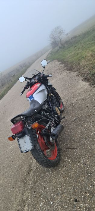 Vând sau schimb yamaha fz750