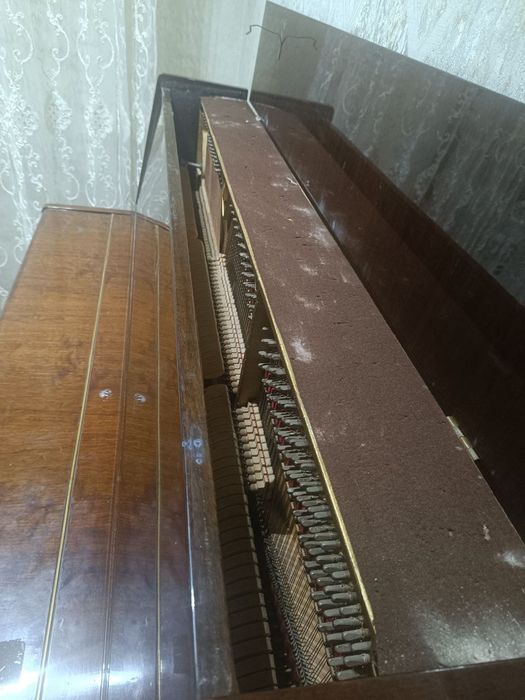 Продаётся Пианино Petrof