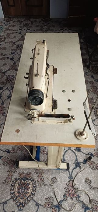 Тикув машина сотилади