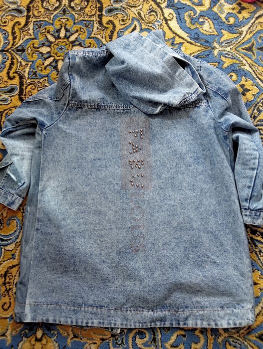 Срочно продам джинсовочку в отличном состоянии