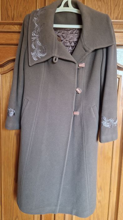 Продается Женское утепленное пальто