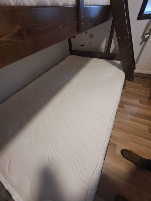 Vand pat supraetajat, cu saltele incluse