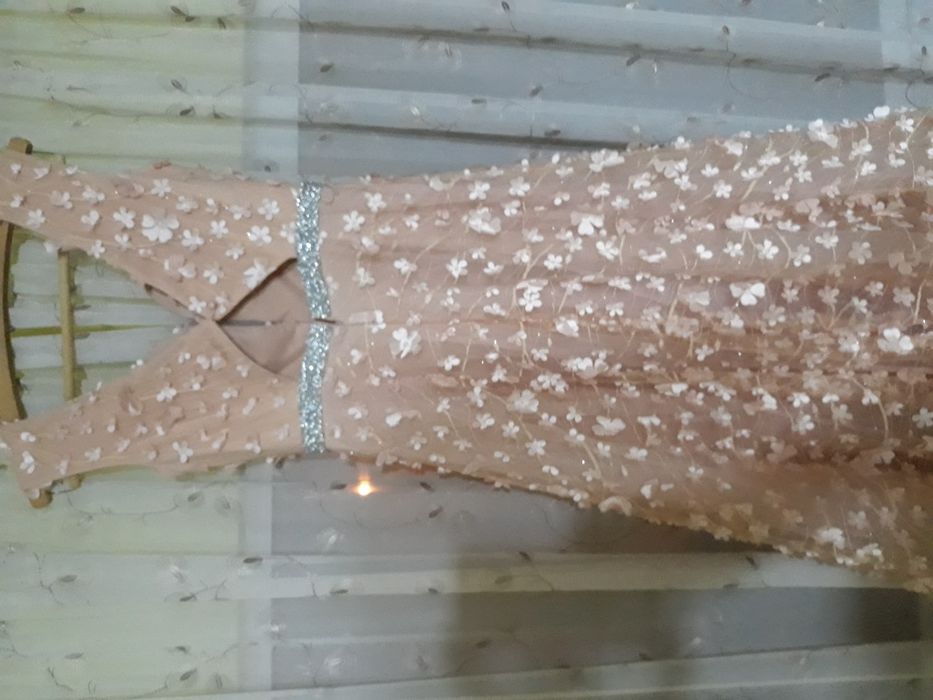 Vând rochie elegantă