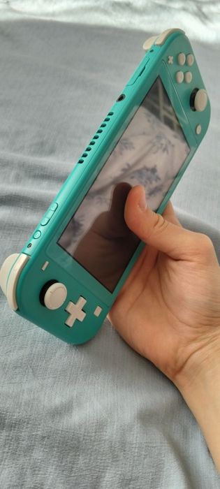 Продам Nintendo switch lite