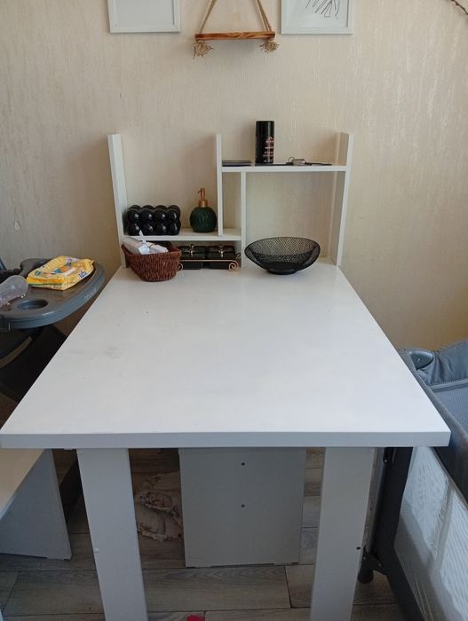 стол и стулья в комплекте