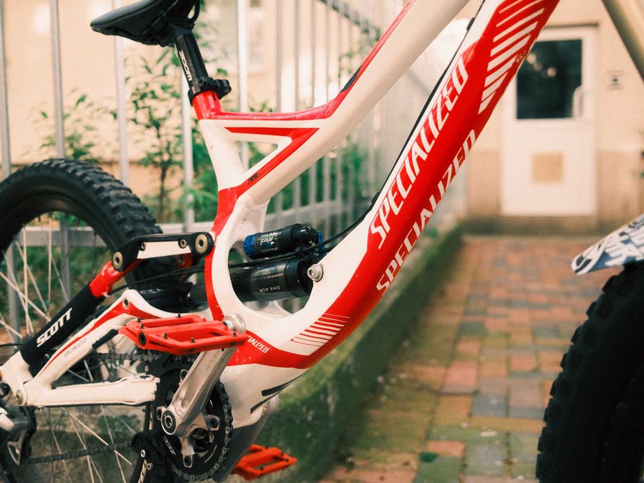 Bicicleta Specialized Demo 8 II World Cup (Downhill Freeride MTB)