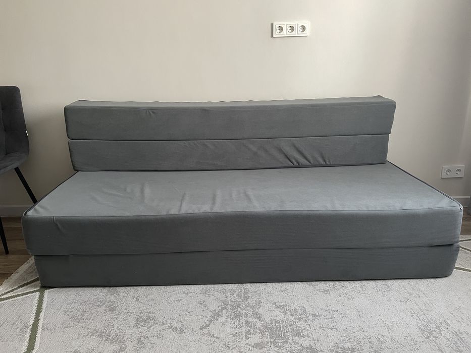 Продам бескаркасный диван