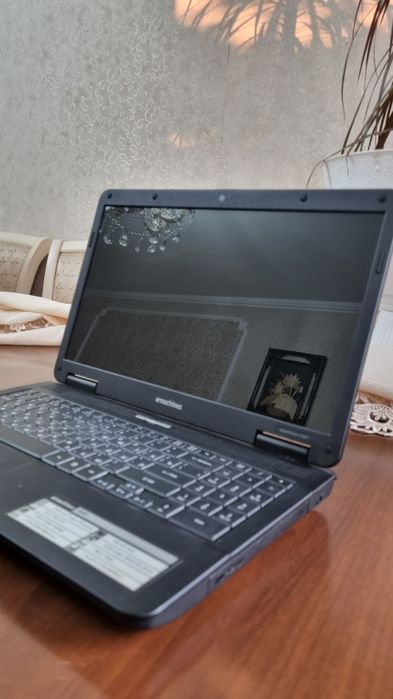 Ноутбук emachines