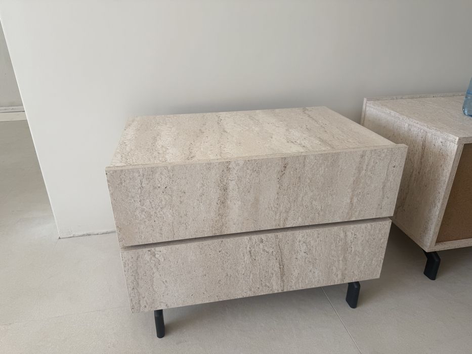 2 бр. нощни шкафчета