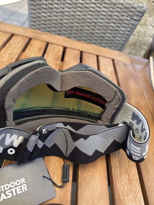 OutdoorMaster OTG ски/сноуборд очила – Нови, огледална леща + твърд калъф