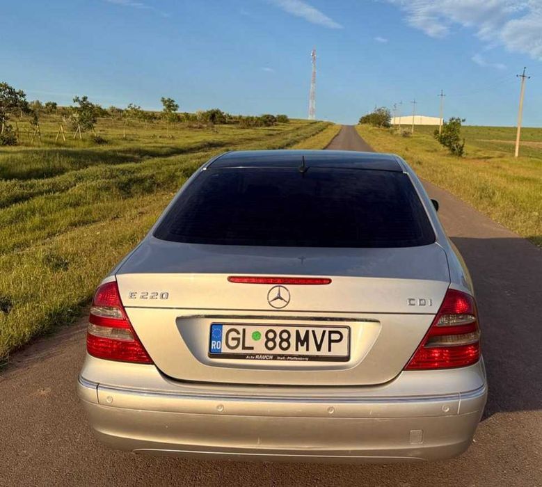 MERCEDES-BENZ E-Class 2004 — imagine 5