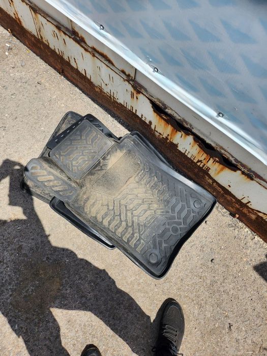 Полики автоковрики