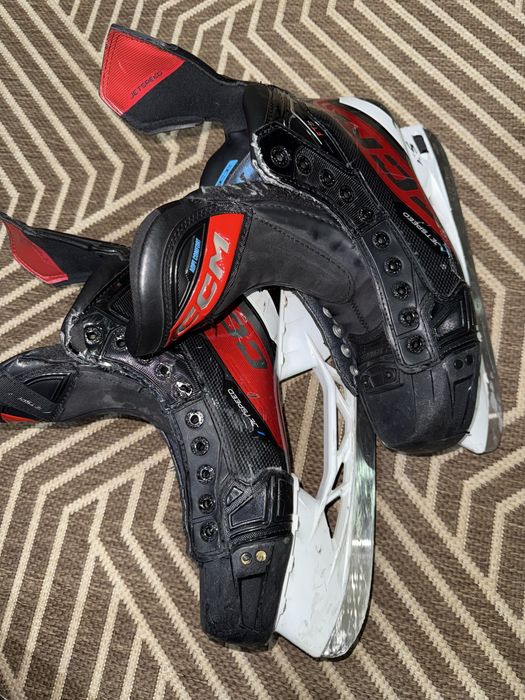 Хоккейные профессиональные коньки