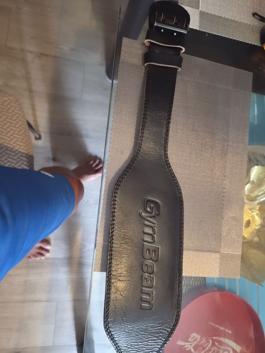 Curea GymBeam piele impecabila