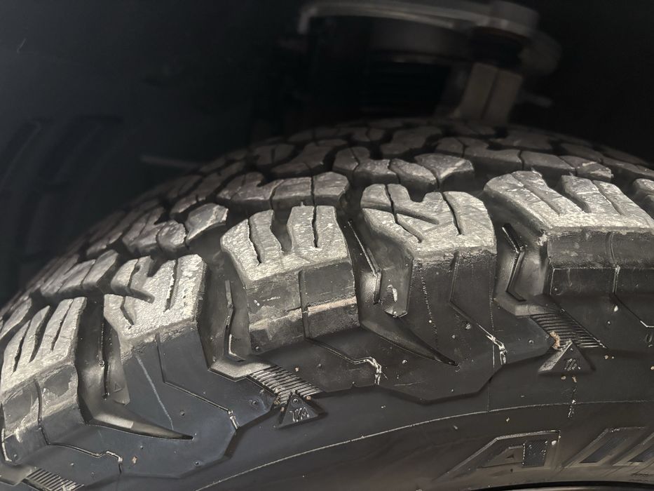 Продам шины 4 штуки.