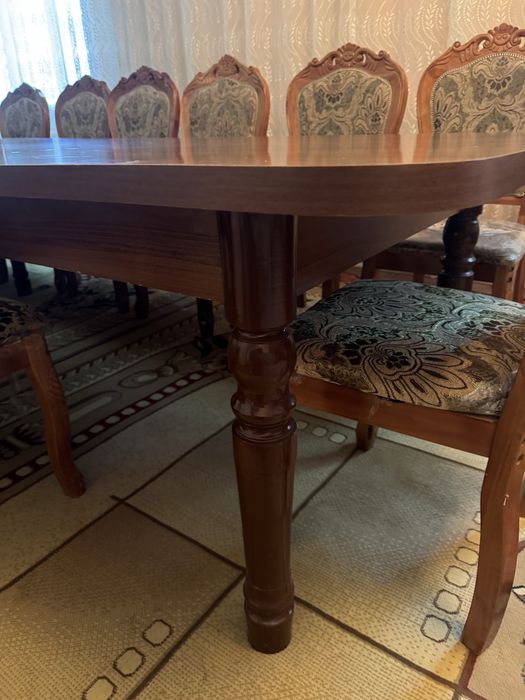 Продам стол деревянный