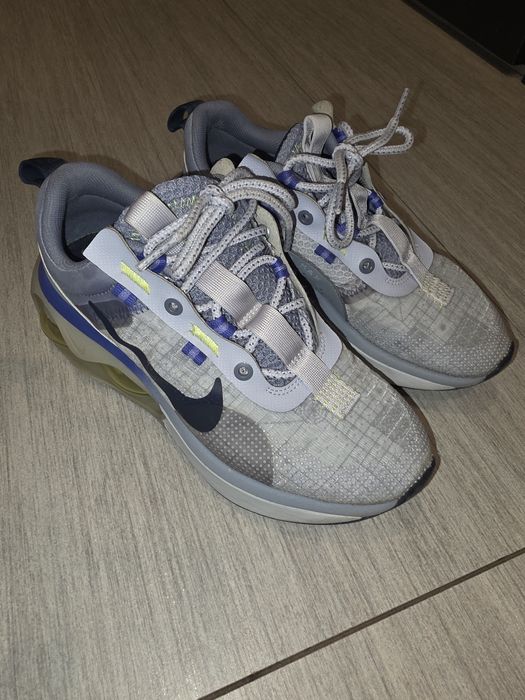 Дамски маратонки Nike