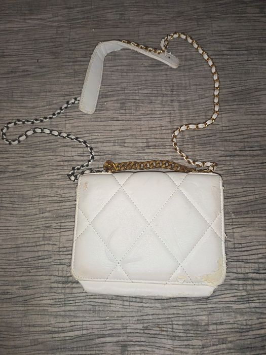 Сумка женская в стиле Chanel 19 белая б/у