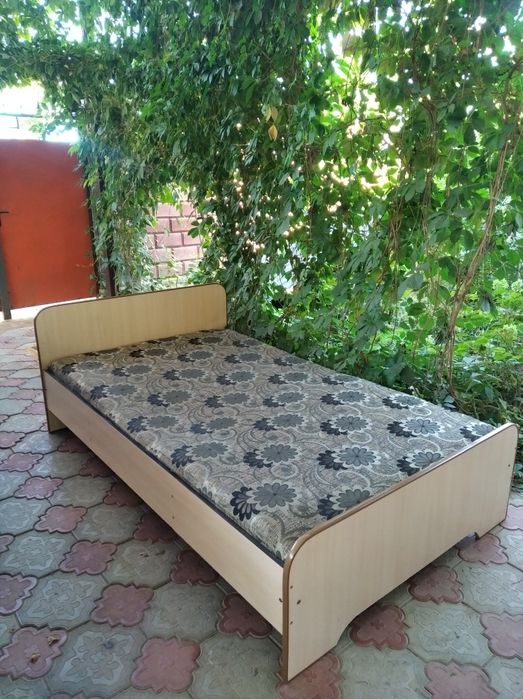 Кровать полуторка