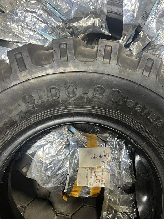 Продам шины индустральная для эксковатора