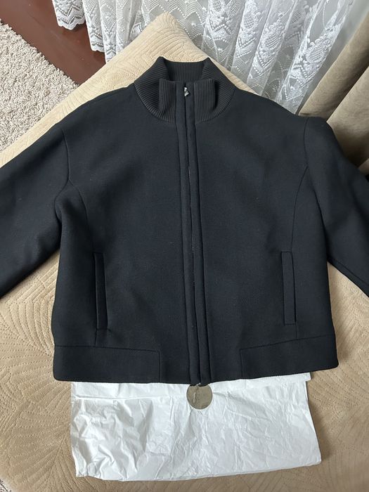 Продам шерстяной бомбер Zara