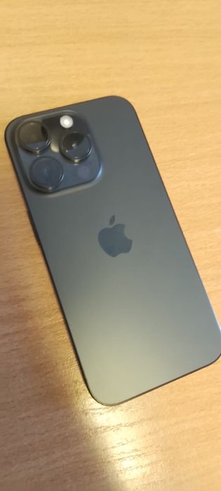 Продам телефон Iphone 15pro 256гб