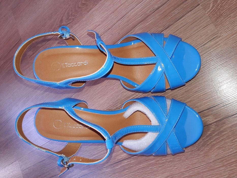 Босоножки и туфли