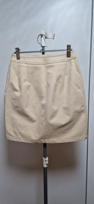 Бежевая мини юбка