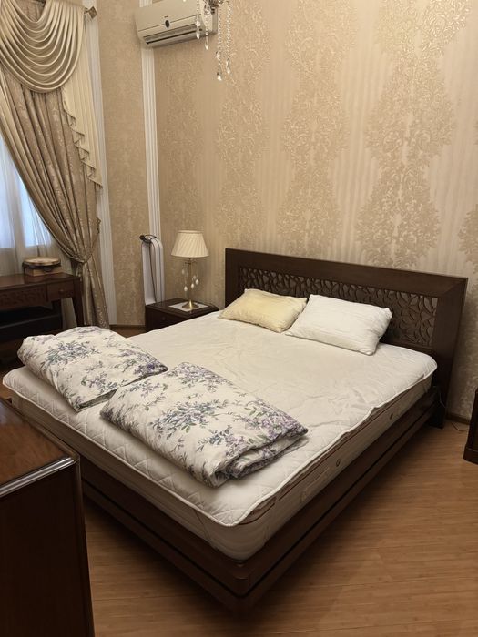 Мебель (Италия) - спальня (кровать, комоды, шкаф)