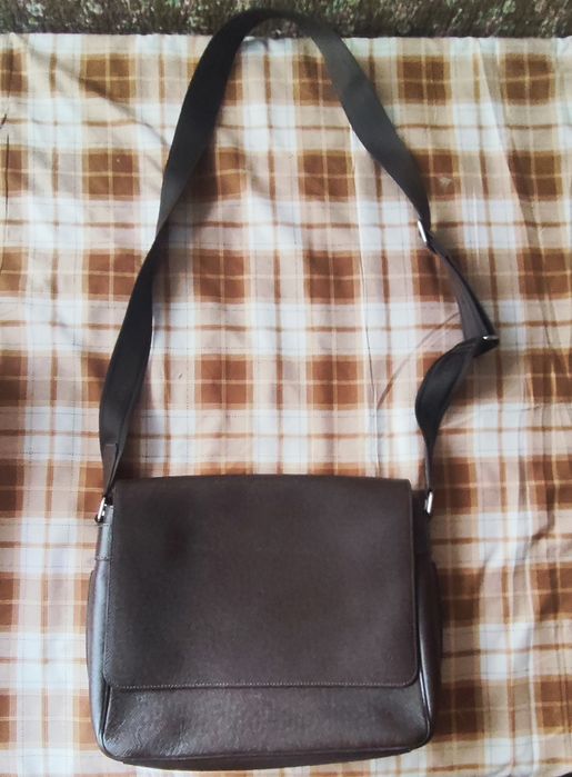Louis Vuitton Roman PM Taiga