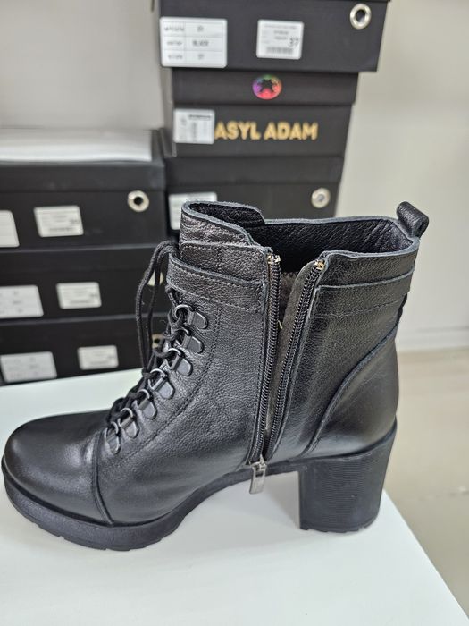 Зимние сапоги-ботильоны