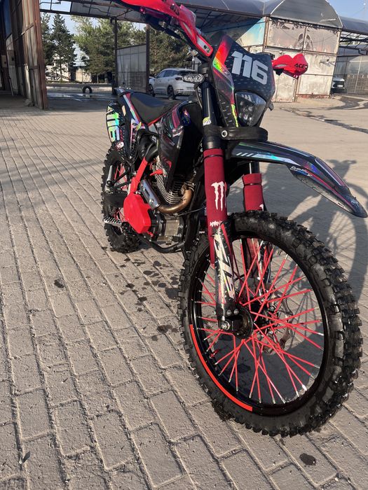 Эндуро мотоцикл.