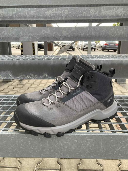 Туристически обувки Quechua n.45 (като нови)