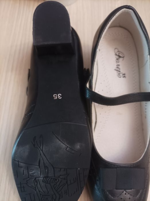 Продается школьная обувь (туфли, босоножки) на девочку
