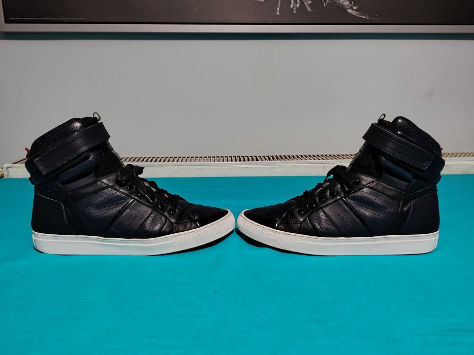 HUGO BOSS Fuster Mid Sneaker mărimea 45, interior 29,5 cm, cu un mic defect se vede în ultima poză