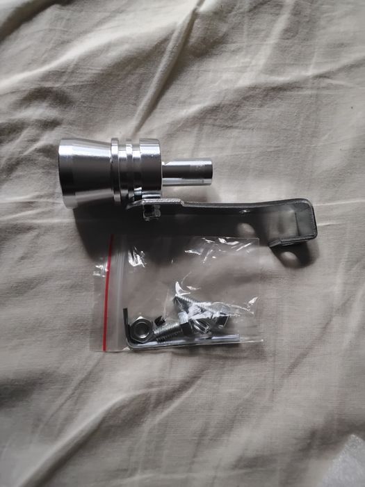 Fluier de toba auto cu redare TURBO sound si blow off,nou