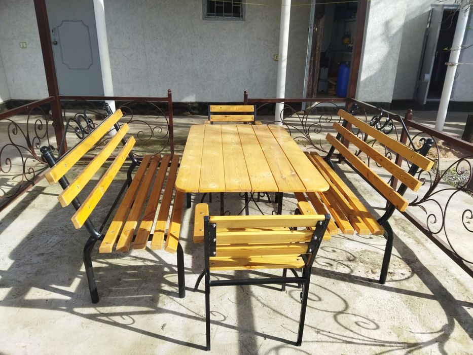 Садовая мебель - стол, стулья, скамейки