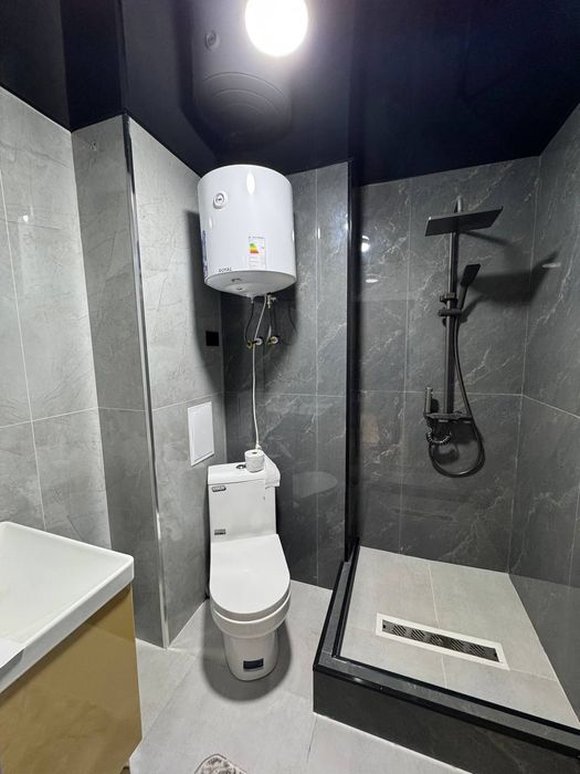 Buxara cityda 2 xonalik qilingan uy sotiladi